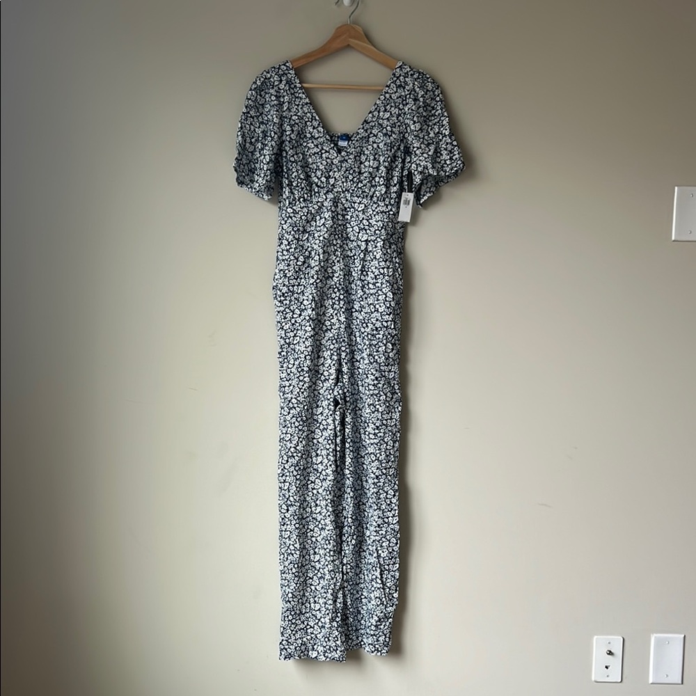 Old Navy Floral Print Jumpsuit NWT Size XS